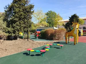 Детская площадка на бульваре Архитектора Малахова